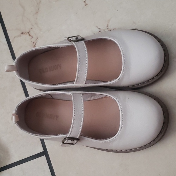 5 pairs of Girl's Shoes - Picture 5 of 7